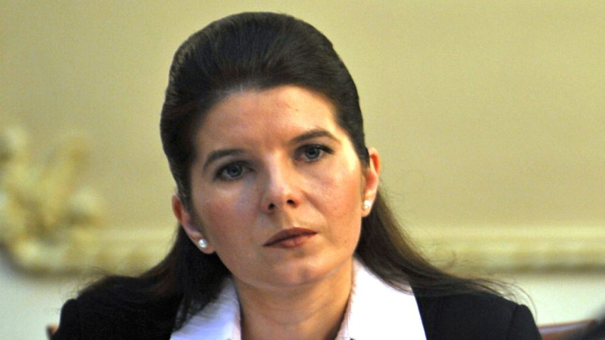 Monica Iacob Ridzi cere întreruperea executării pedepsei