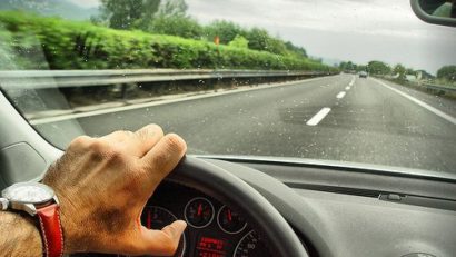 Statul plăteşte 12 milioane de dolari Canadei pentru actele şoferilor români