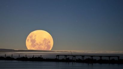 3 în 1. Eclipsă de Soare, super-Luna și echinocțiul de primăvară, de … Ziua fericirii