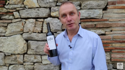 VIDEO: Cum deschizi o sticlă de vin fără tirbușon