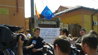 Cu ochii pe banul public! Cât valorează viaţa câinilor fără stăpân?