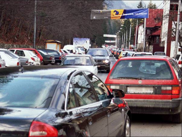 Sistemul „drop off“, soluție pentru traficul de coșmar din preajma școlilor și pentru siguranța elevilor. Propunerea este făcută de Comitetul Părinţilor Constanţa