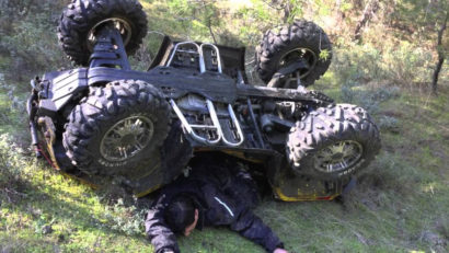 S-a răsturnat cu ATV-ul, din cauza unui câine