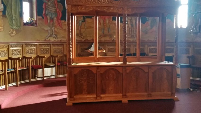 Un fragment din lemnul Sfintei Cruci va fi adus, miercuri, într-o biserică din Constanţa