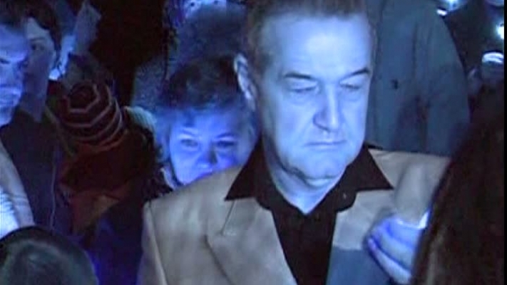 Gigi Becali, tăcut la slujba de Înviere