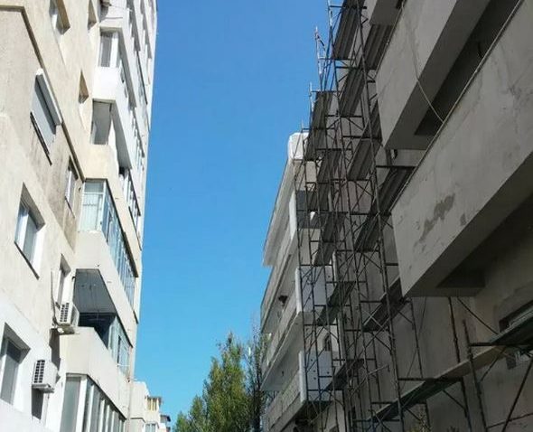 Două spaţii verzi din Constanţa au scăpat, temporar, de distrugere