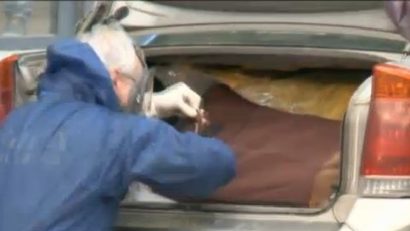 (UPDATE) Cadavru găsit împachetat în Capitală, într-o mașină cu numere de Constanța