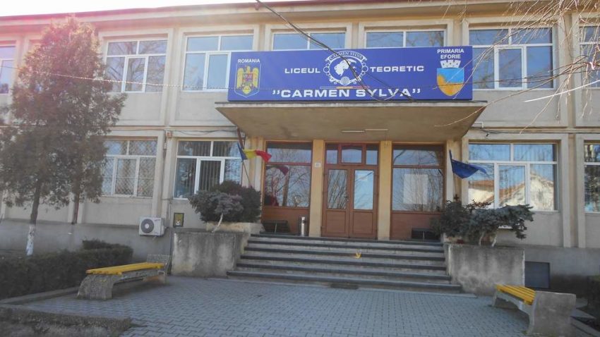 Liceul Teoretic din Eforie Sud angajează un informatician