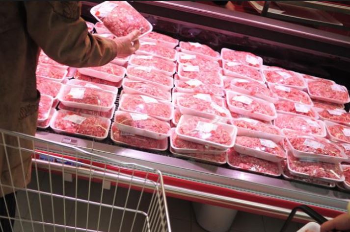 Închisoare pentru un comerciant care a vândut carne de cal sub altă etichetă