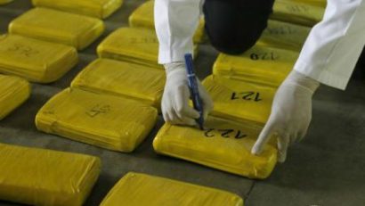 Tone de cocaină confiscate de la bordul unui remorcher