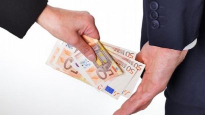 Încă doi senatori şi un deputat, trimişi în judecată de procurorii DNA