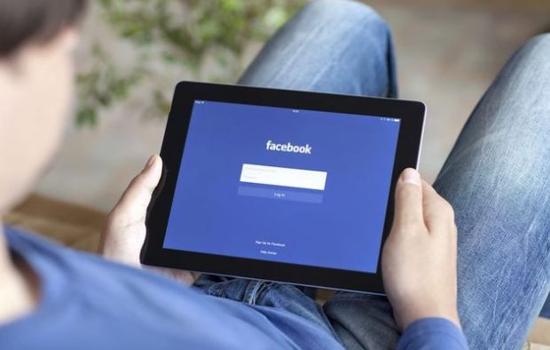 Facebook, dat în judecată