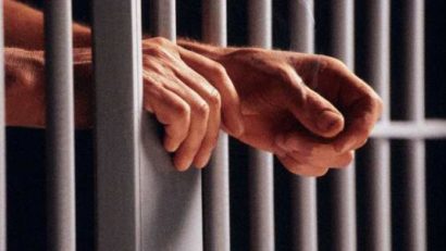 Ce le-a adus iepuraşul politicienilor care nu au fost cuminţi?