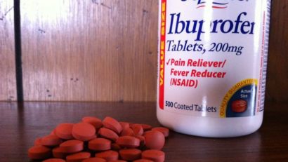 Ibuprofenul luat în doze mari creşte riscul de infarct