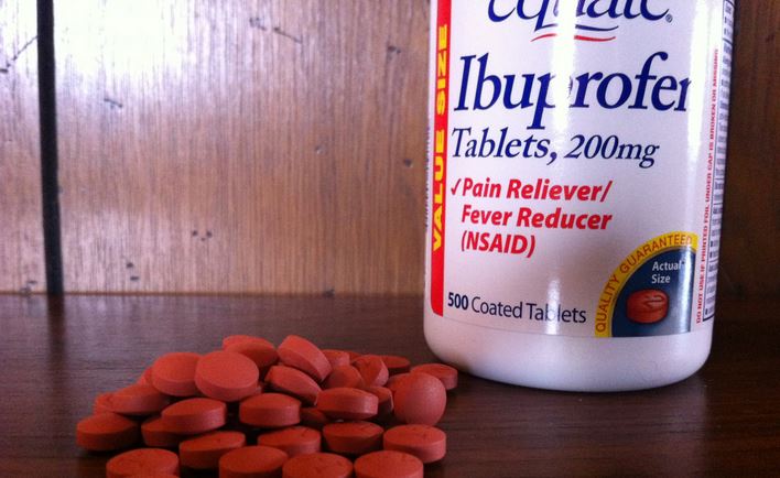 Ibuprofenul luat în doze mari creşte riscul de infarct