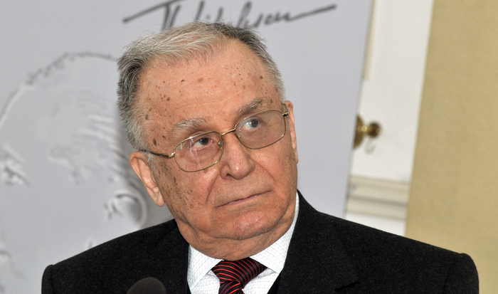 Ion Iliescu: Nu am confirmat în niciun fel existenţa unei închisori ilegale a CIA în România