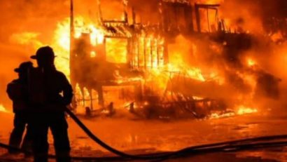INCENDIU în Constanţa. Arde un magazin de piese auto