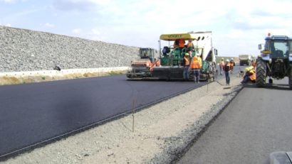 Atenţie şoferi! Se lucrează pe Autostrada Soarelui