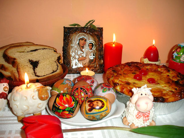 Medicii recomandă: porţii mici şi cumpătare