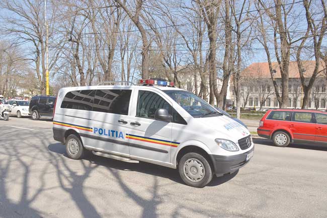 Patru reţinuţi în dosarul de spălare de bani