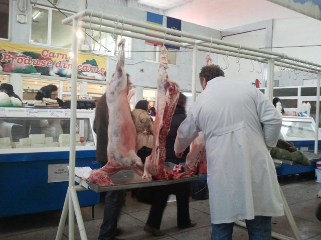 Pregătirile pentru Paşti: reguli pentru cumpărături în siguranţă, dar şi pentru comercianţi
