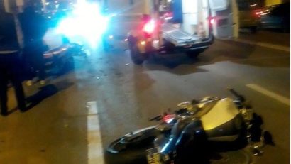 Un motociclist a „șifonat” trei autoturisme