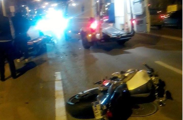 Un motociclist a „șifonat” trei autoturisme