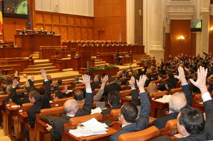 Pensii speciale pentru parlamentari