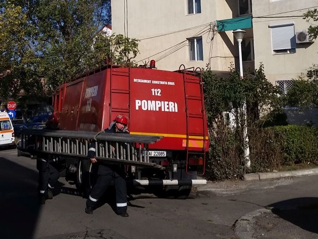 Nonagenar salvat de pompieri