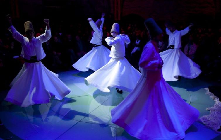VIDEO: Spectacol cu dervişi rotitori la Casa de Cultură din Constanţa