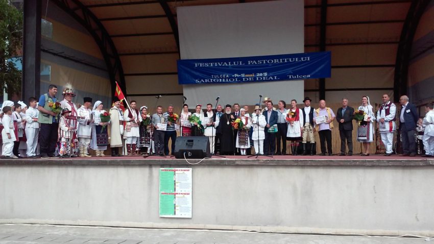 (AUDIO)+(FOTO) Muzică şi obiceiuri păstoreşti la Tulcea