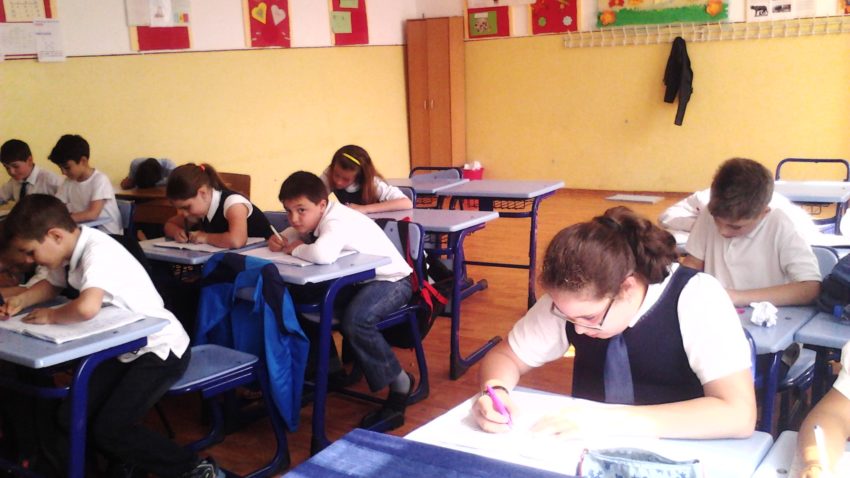 Anul şcolar ar putea să înceapă mai devreme