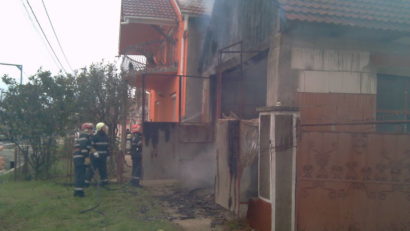 (UPDATE) Garaj în flăcări !