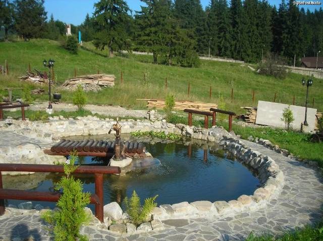Românii aleg vacanţele scurte şi se cazează la pensiuni