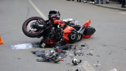 Zi cu ghinion pentru motocicliştii constănţeni. Coliziuni cu un SUV şi un microbuz