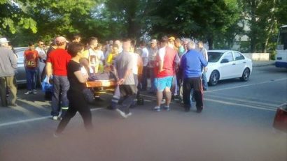 ACCIDENT în Constanţa, pe şoseaua Mangaliei. O femeie, luată cu targa