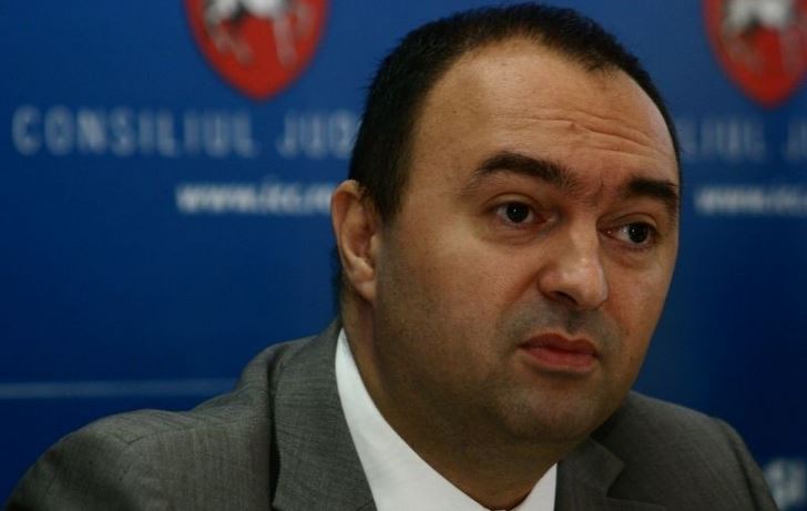 Preşedintele CJ Iaşi, Cristian Adomniţei, reţinut pentru 24 de ore