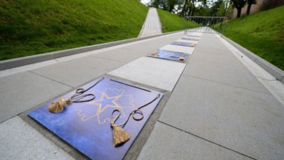Actori români, răsplătiţi cu stele, pe Aleea Celebrităţilor