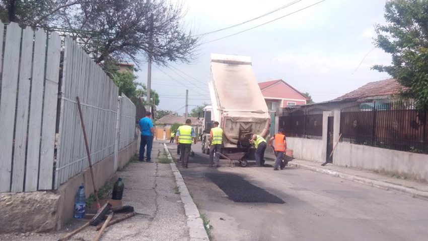 Mai multe străzi din Medgidia, în plină asfaltare