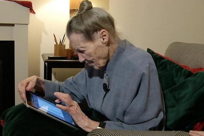Cumpărăm online, dar plătim tot ca bunica