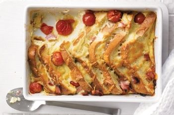 ORA MESEI: Budincă de roşii cherry, şuncă şi pâine