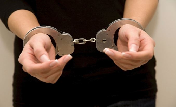 Româncă suspectată de terorism, arestată în Italia