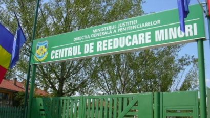 Adolescenţi din Cernavodă, condamnaţi pentru proxenetism şi tâlhărie