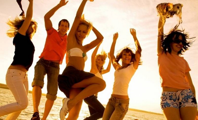 Cât au cheltuit românii în minivacanţa de 1 mai