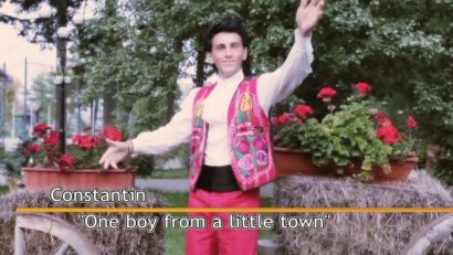 VIDEO: Romanian muzică populară. With pink iţari artist