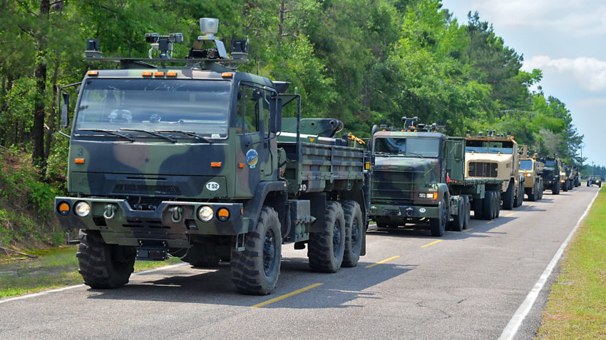 Atenție șoferi! Coloane militare în trafic dinspre Baza Mihail Kogălniceanu