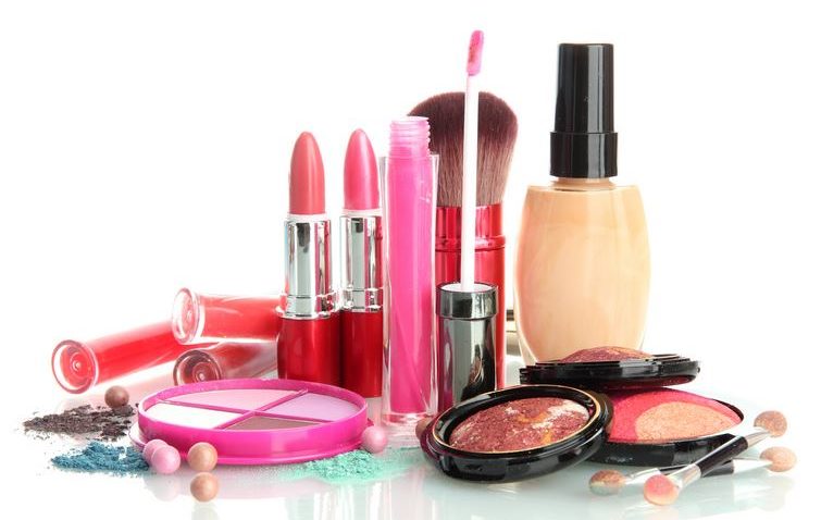 Urină umană şi excremente de şobolan, în produsele cosmetice contrafăcute