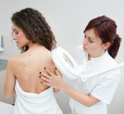 Vine vara ! Consultaţii dermatologice gratuite, expunere moderată la soare