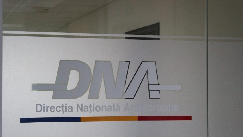 UPDATE: Fiul lui Mircea Băsescu adus cu mandat la DNA