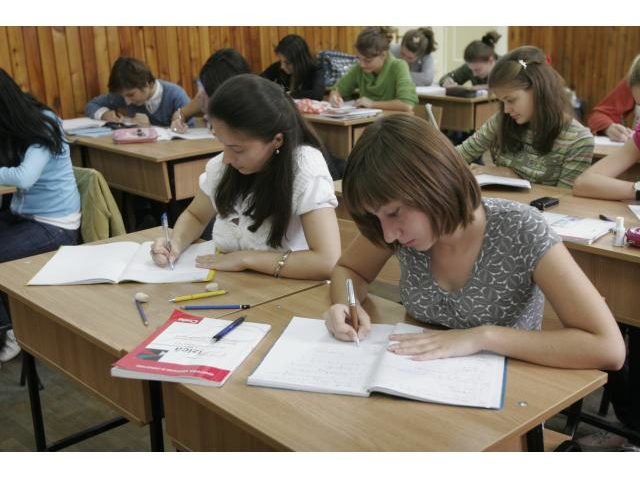 Burse pentru liceenii din satele constănţene